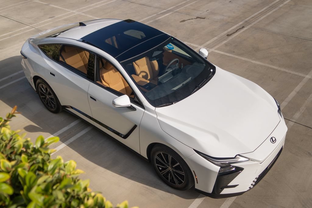 New 2026 Lexus ES 350h w/ Convenience Package FWD image 2