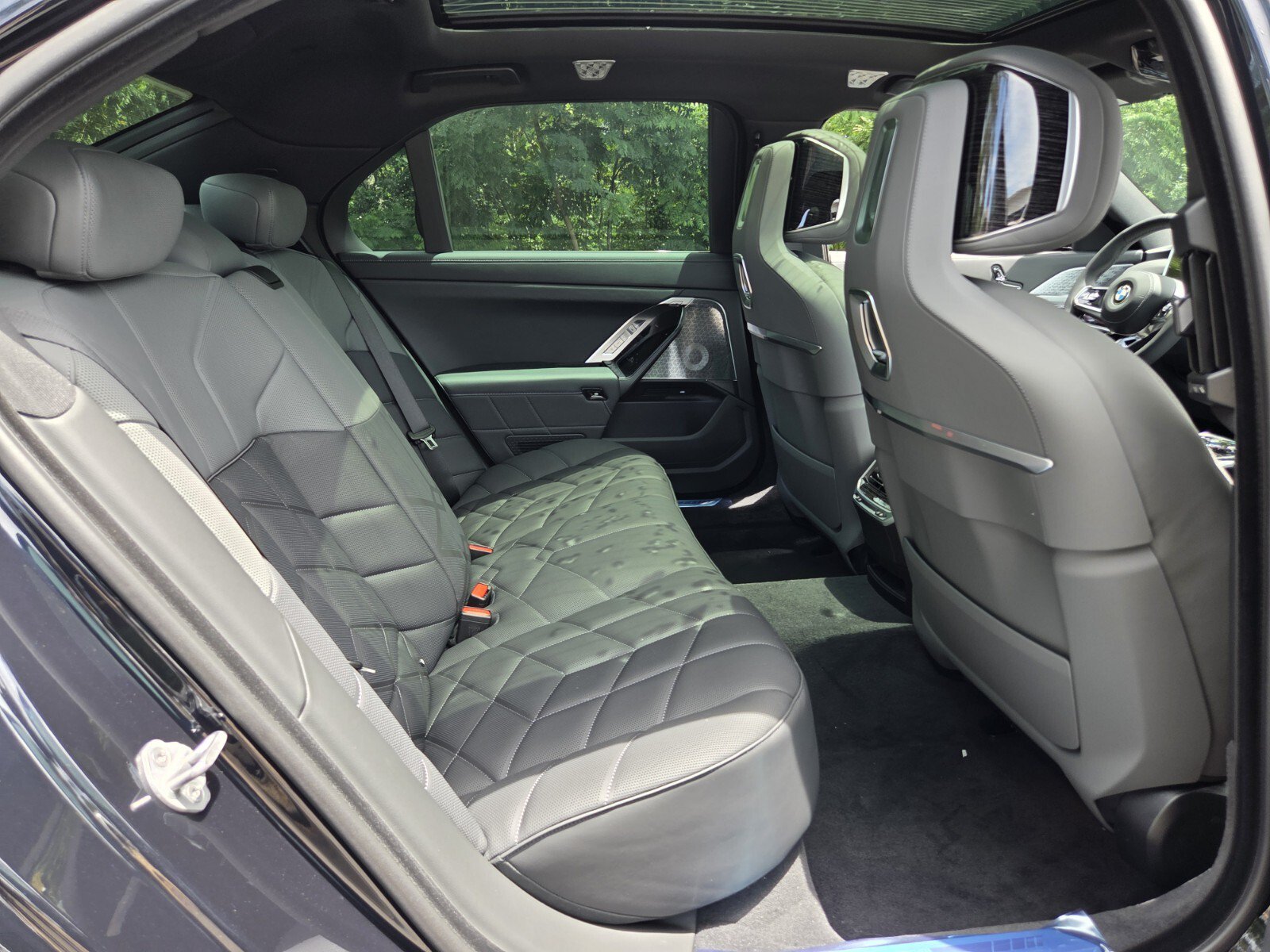 New 2026 BMW 740i xDrive w/ Executive Package AWD/4WD image 16