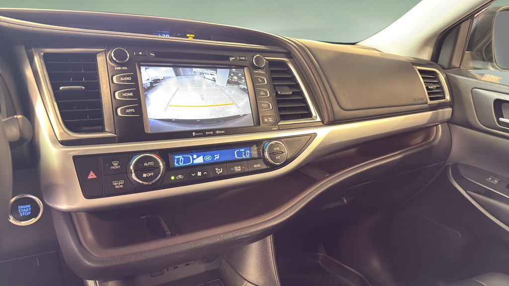 Used 2019 Toyota Highlander XLE AWD/4WD image 33