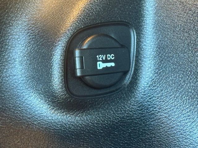 Used 2022 Jeep Cherokee Limited image 28