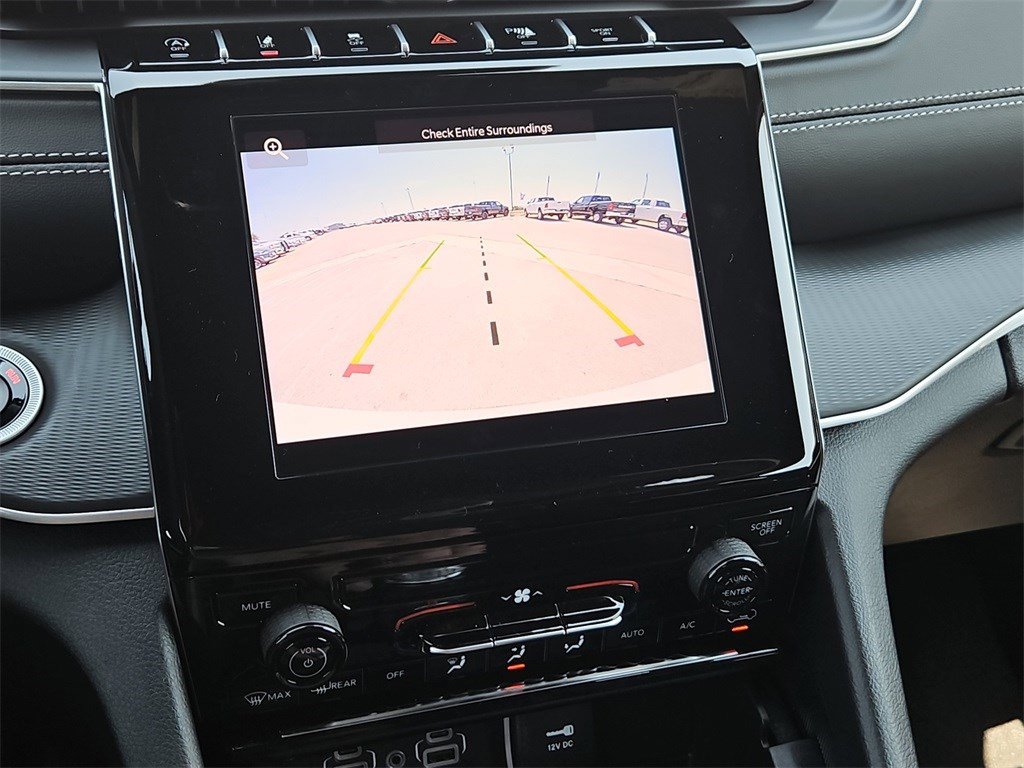 New 2025 Jeep Grand Cherokee L Laredo image 26