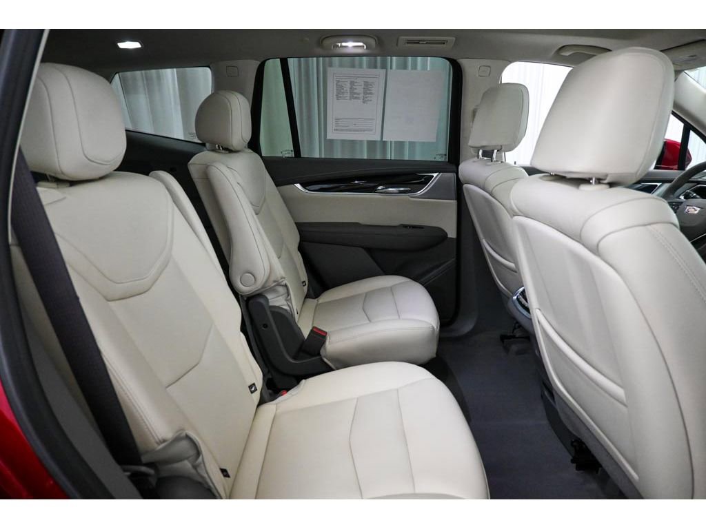 Used 2024 Cadillac XT6 Premium Luxury w/ Technology Package AWD/4WD image 18