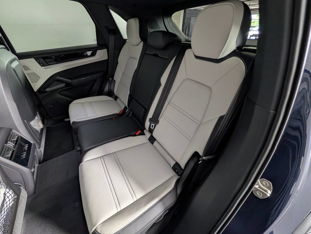 New 2026 Porsche Cayenne AWD/4WD image 24