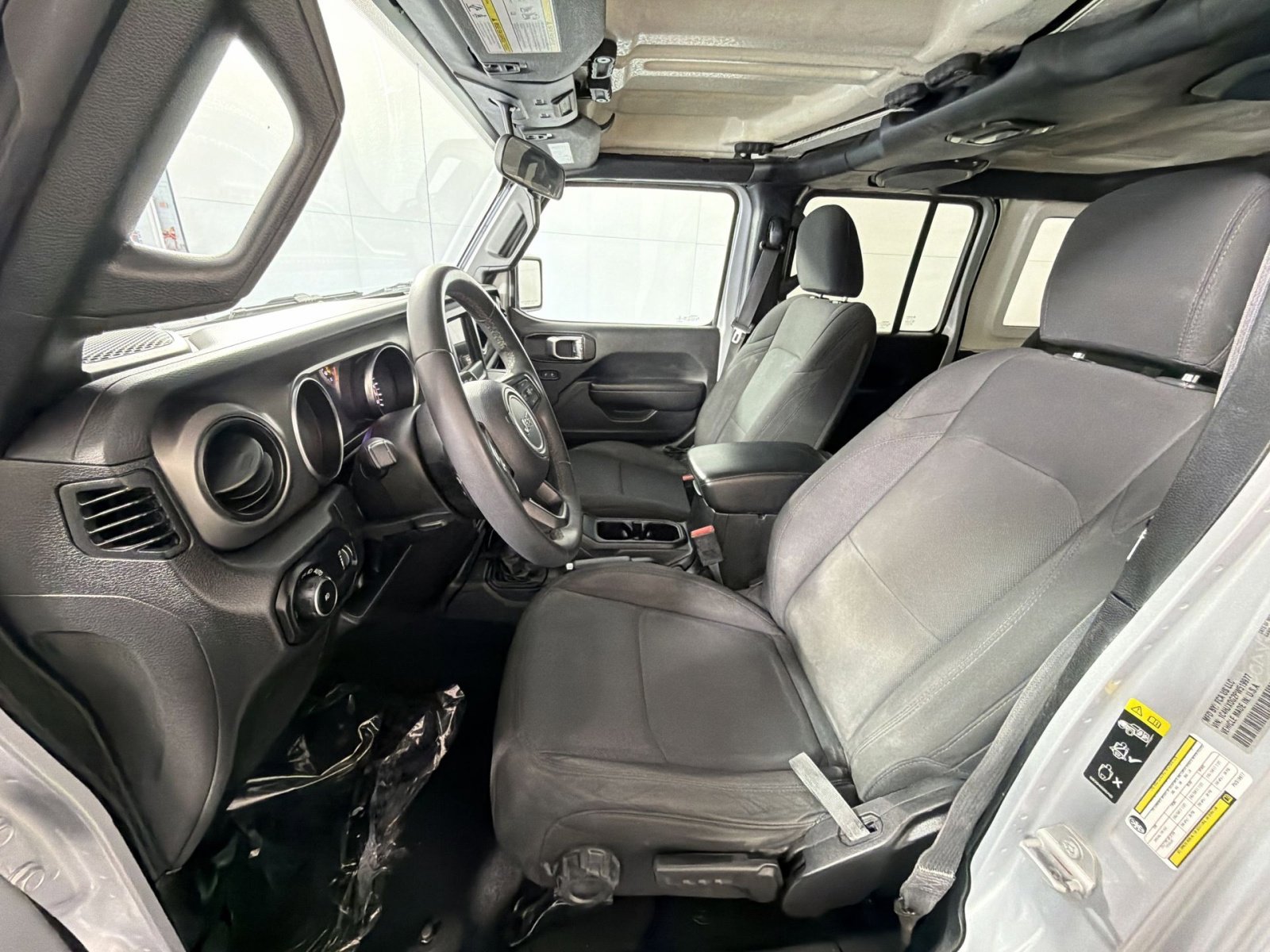 Used 2023 Jeep Wrangler Sport S image 13