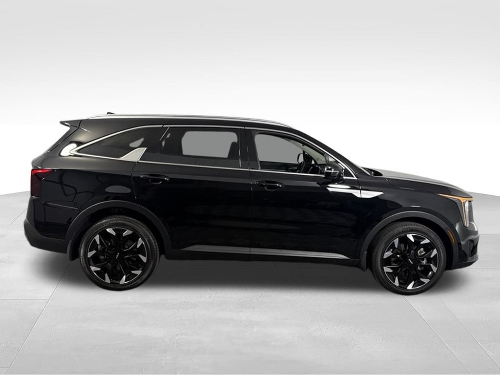 Used 2025 Kia Sorento EX w/ Panoramic Sunroof Package FWD image 6