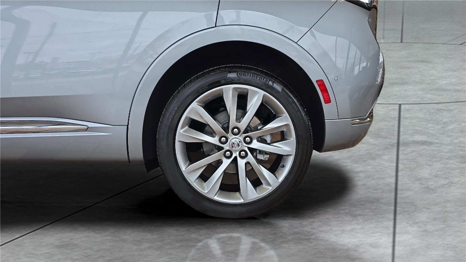 Used 2023 Buick Envision Avenir image 33