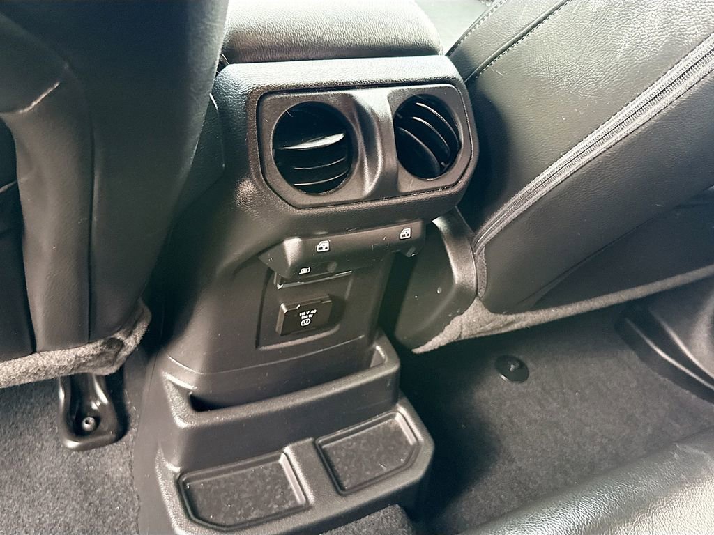 Used 2023 Jeep Wrangler Unlimited Sahara AWD/4WD image 27