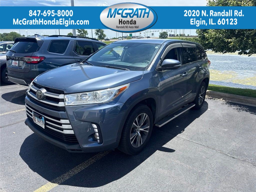 Used 2019 Toyota Highlander LE FWD video 1