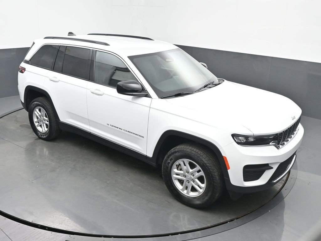 Used 2024 Jeep Grand Cherokee Laredo w/ Luxury Tech Group I image 42