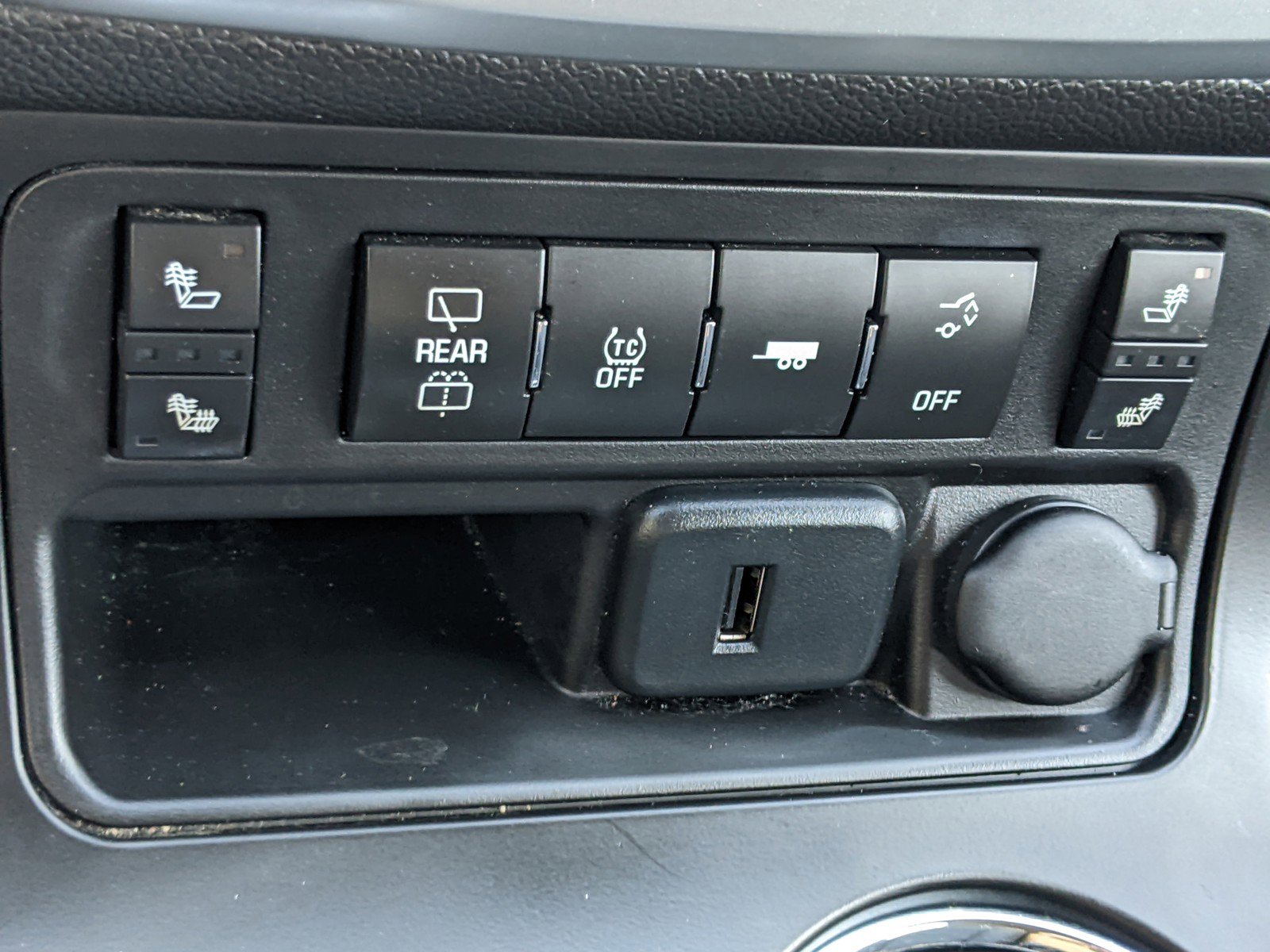 Used 2016 GMC Acadia SLE image 25