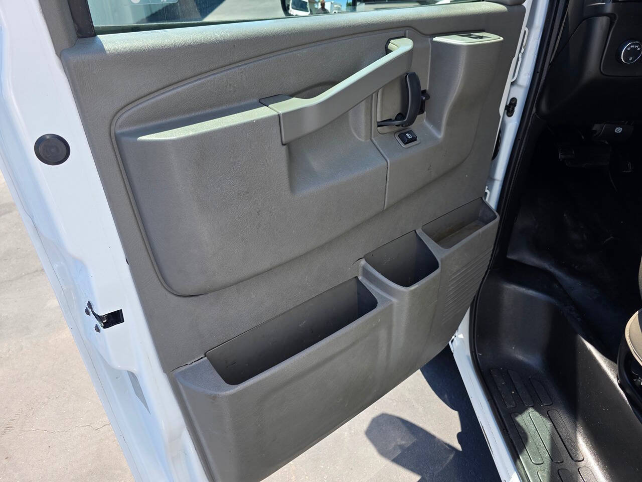 Used 2020 Chevrolet Express 3500 Extended w/ Power Convenience Package RWD image 20