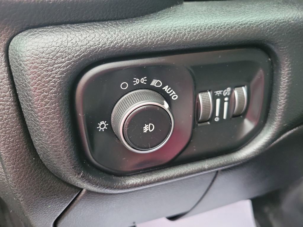 Used 2020 RAM 5500 Tradesman w/ Chrome Appearance Group image 38