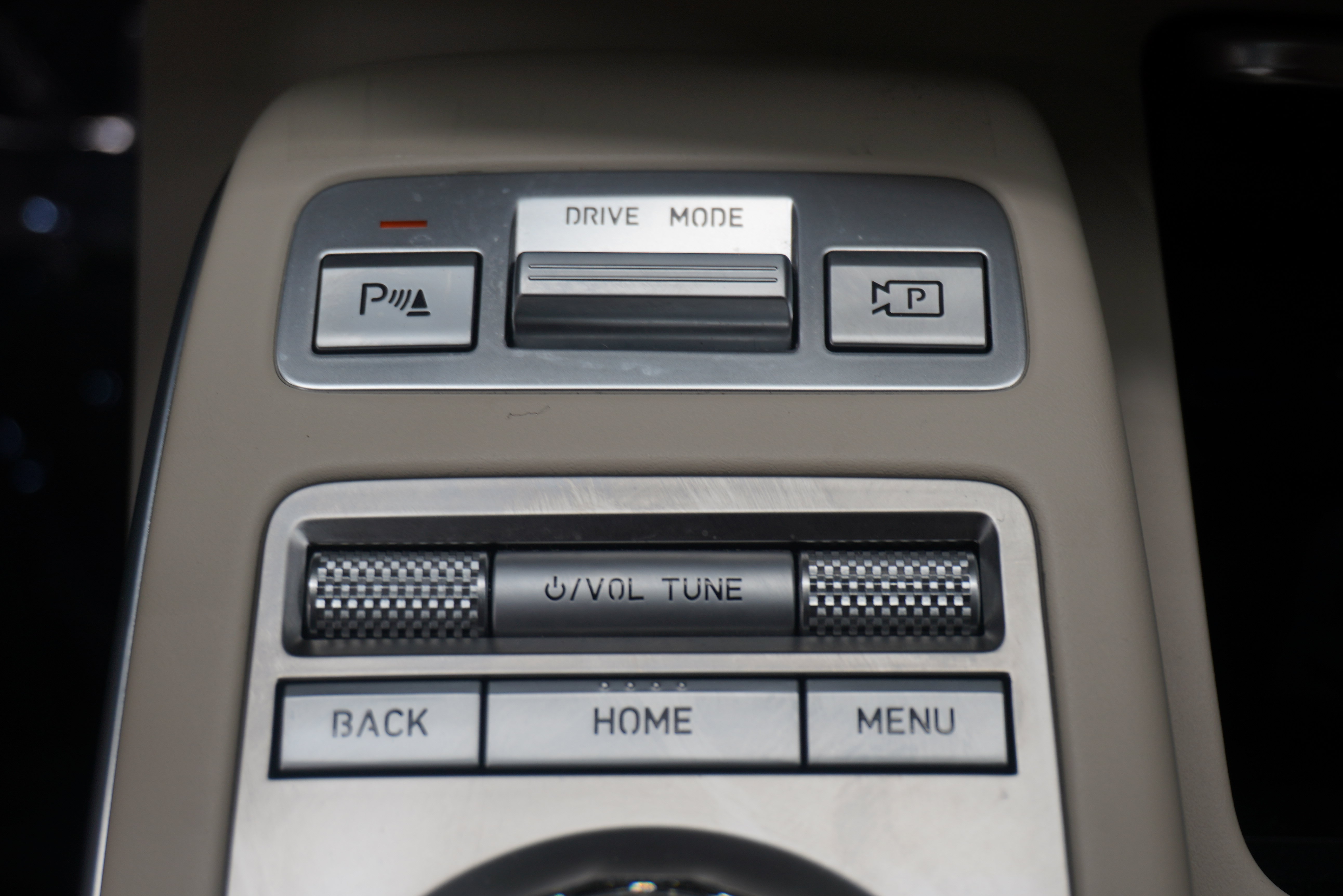 Used 2023 Genesis GV70 2.5T w/ Select Package AWD/4WD image 24