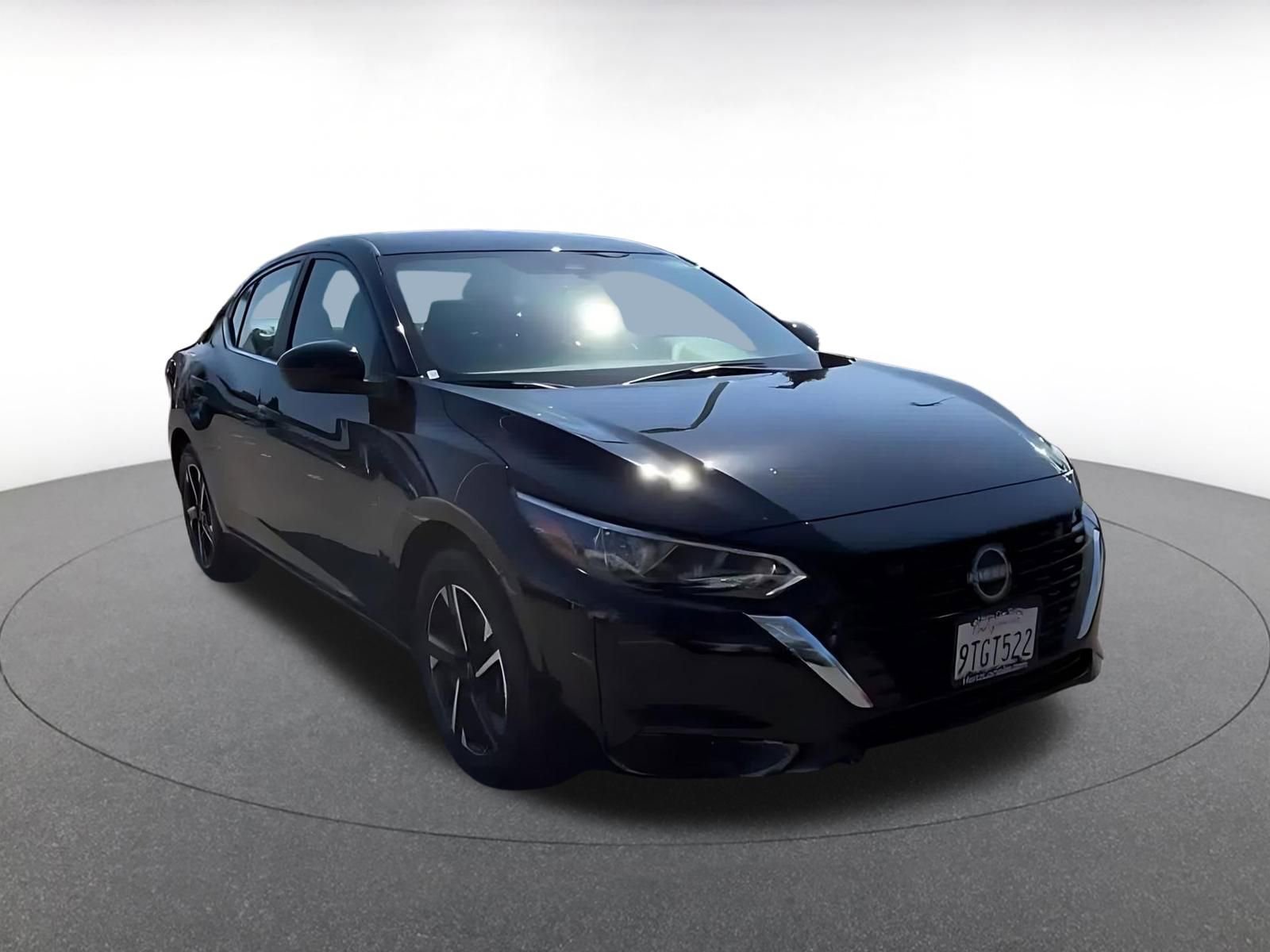 Used 2025 Nissan Sentra SV FWD image 3