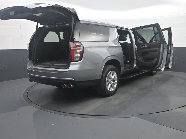 Used 2023 Chevrolet Suburban Premier AWD/4WD image 41