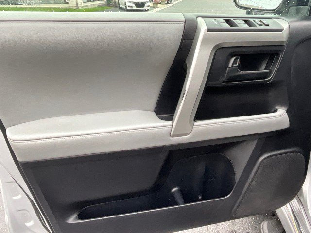 Used 2011 Toyota 4Runner SR5 w/ Premium Pkg w/Leather RWD image 26