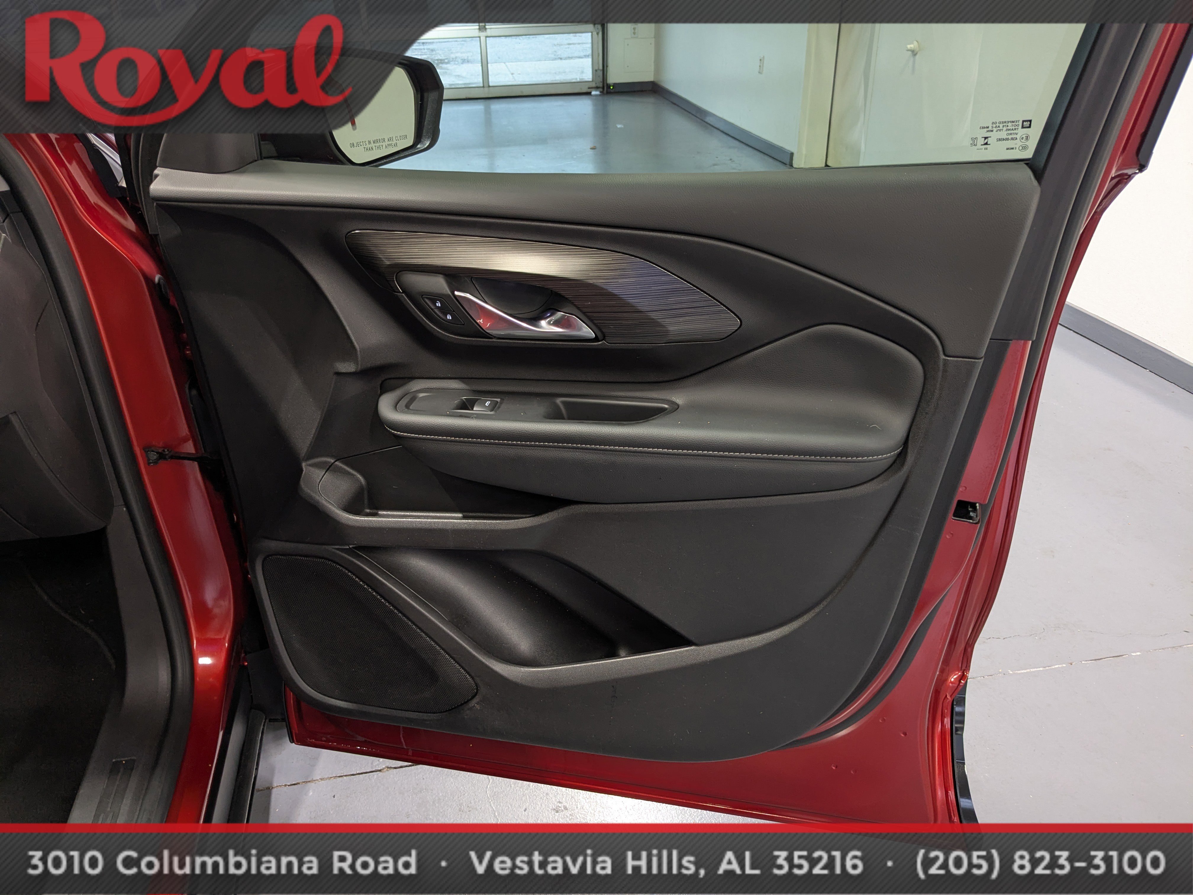 Used 2024 GMC Terrain SLE w/ Driver Convenience Package image 7