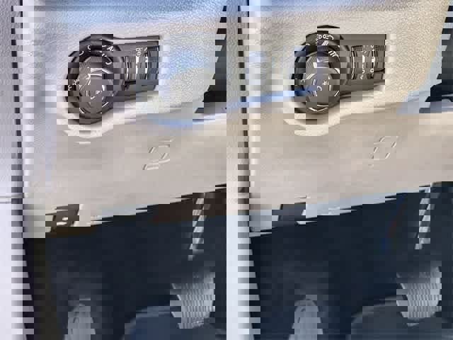 Used 2020 Chrysler Pacifica Touring-L w/ Tire & Wheel Group image 29