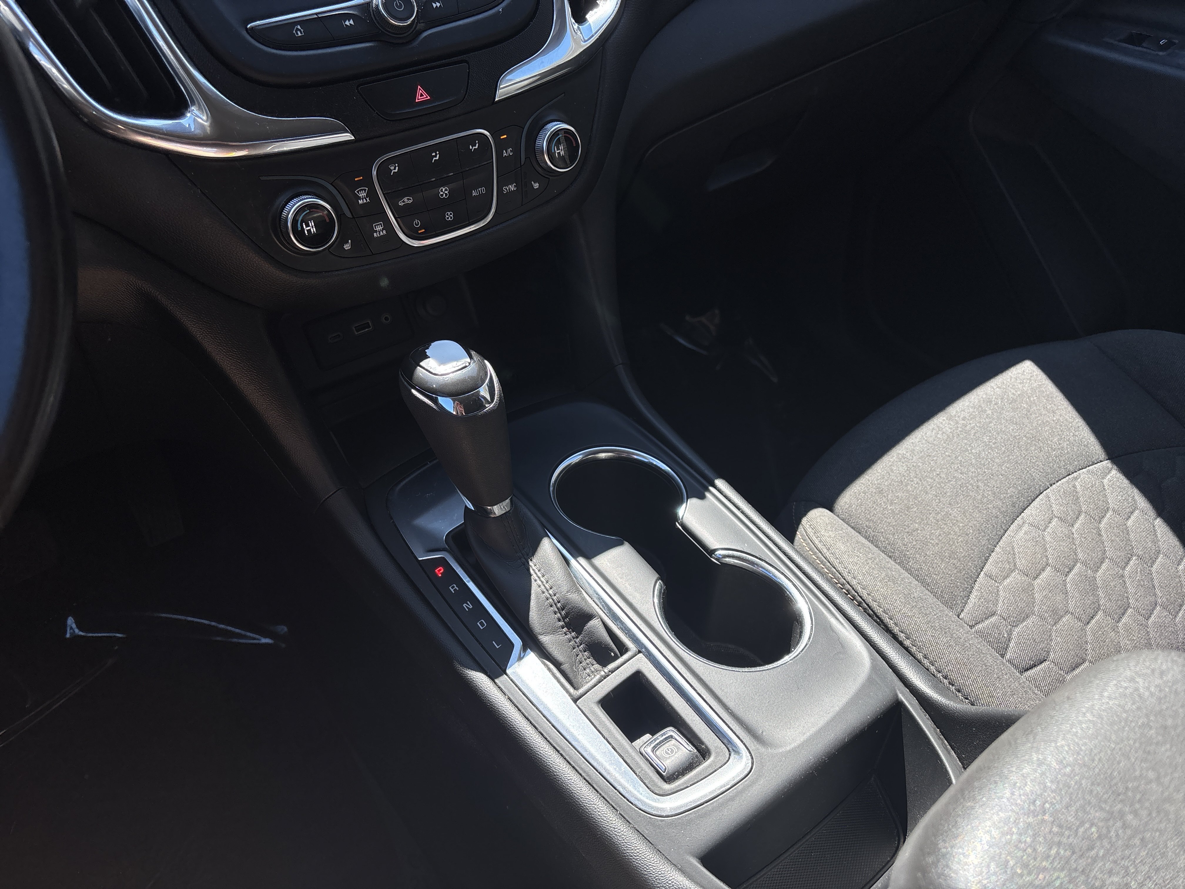 Used 2020 Chevrolet Equinox LT FWD image 20