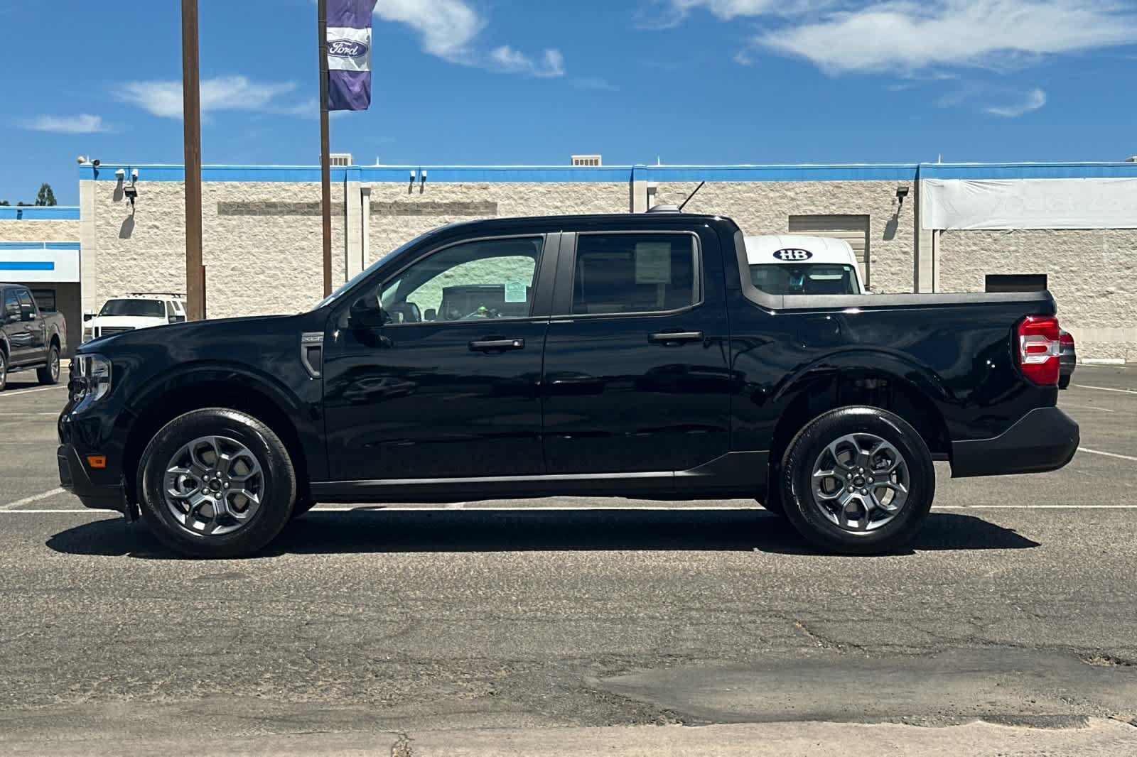 New 2026 Ford Maverick XLT w/ XLT Luxury Package FWD image 5