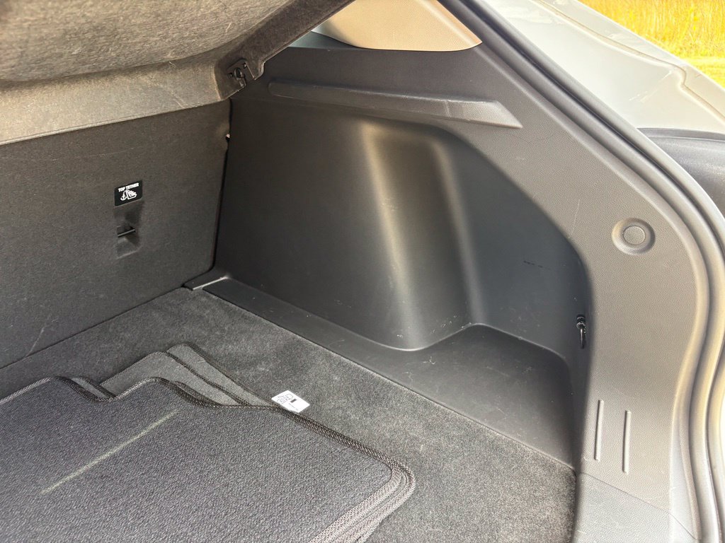 Used 2024 Chevrolet Trax ACTIV w/ Sunroof Package FWD image 48