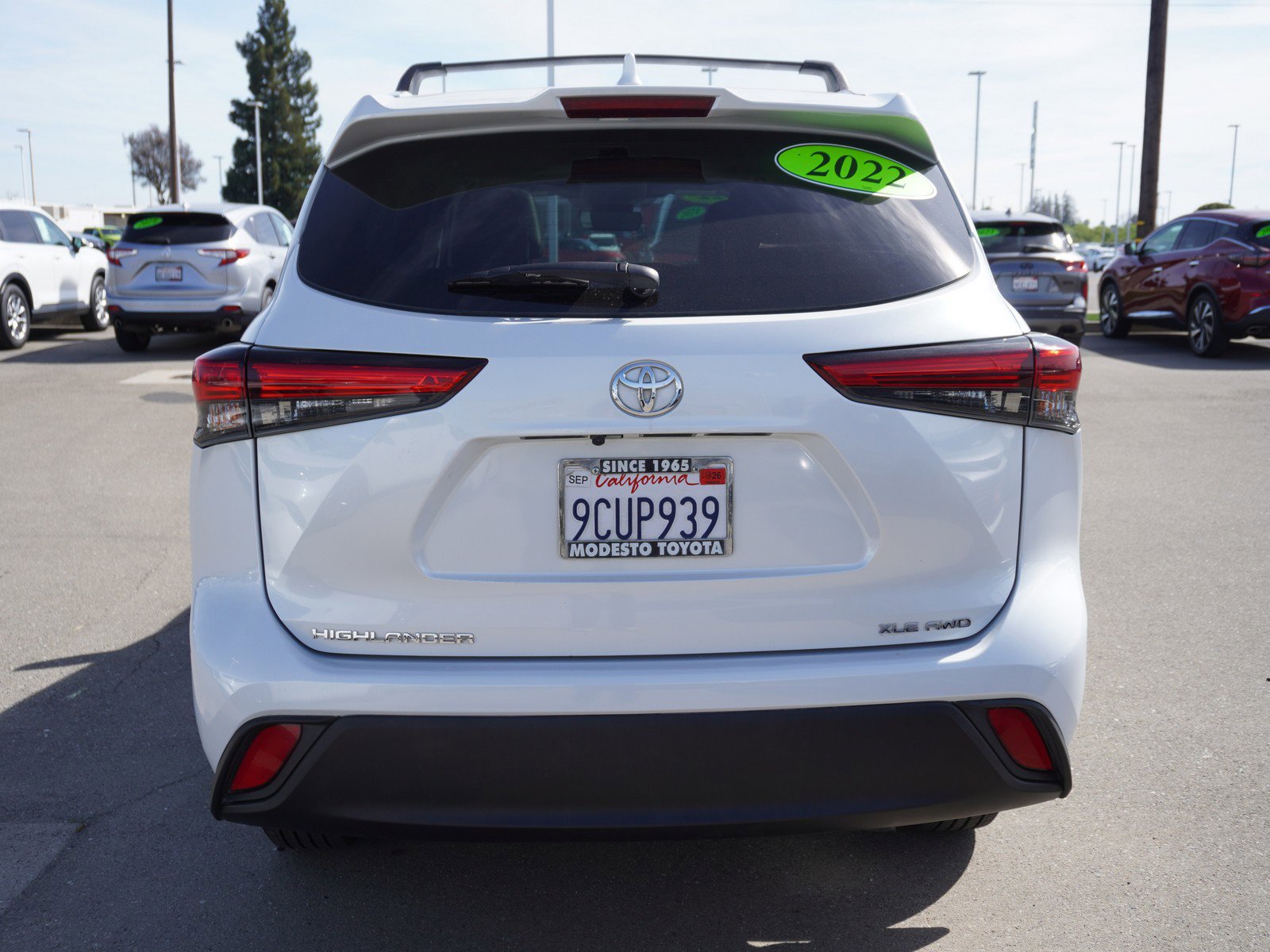 Used 2022 Toyota Highlander XLE image 9