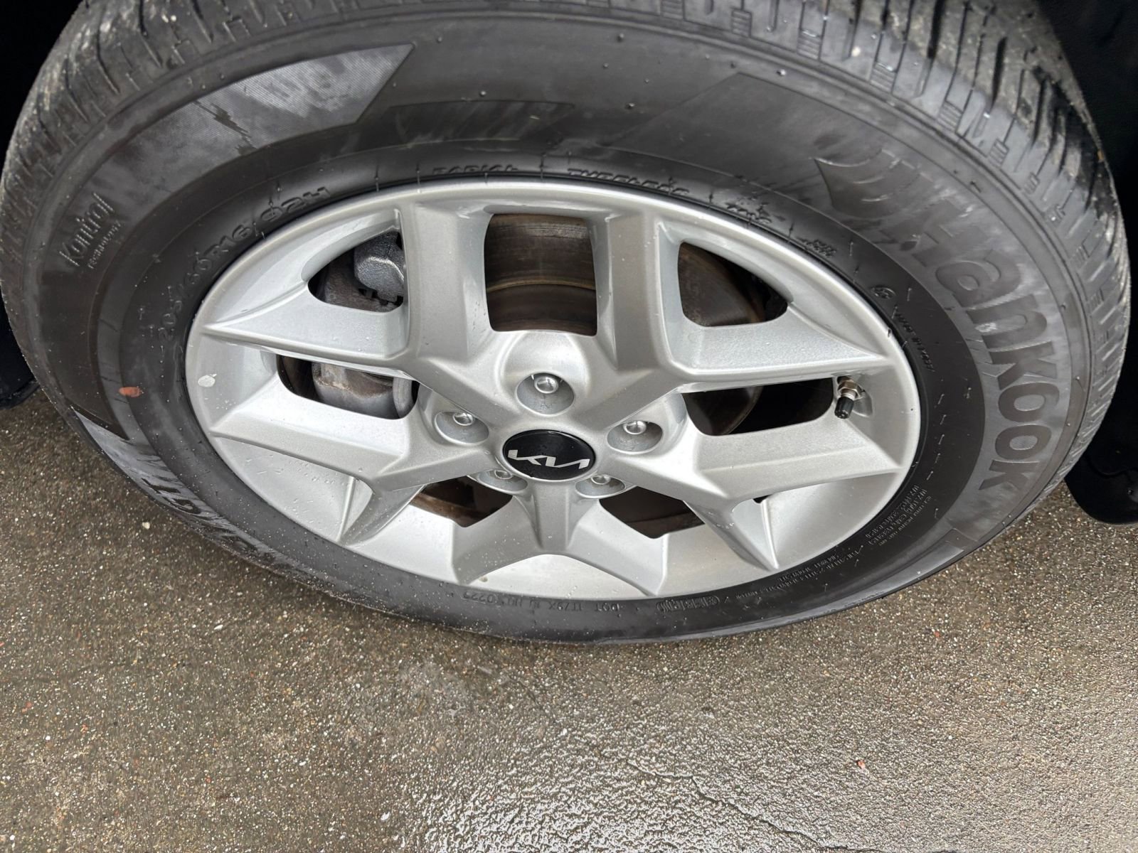 Used 2025 Kia Soul LX w/ LX Technology Package FWD image 30