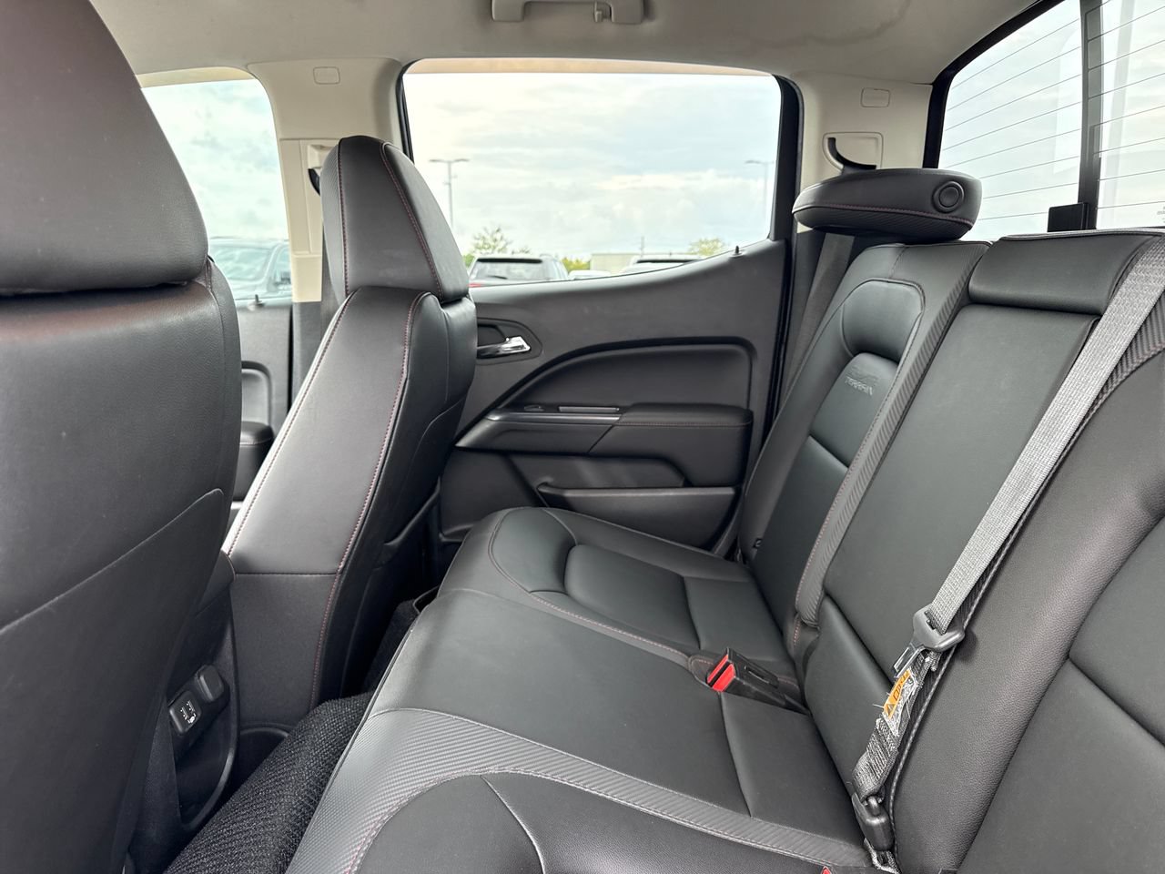 Used 2019 GMC Canyon All Terrain w/ Trailering Package AWD/4WD image 12