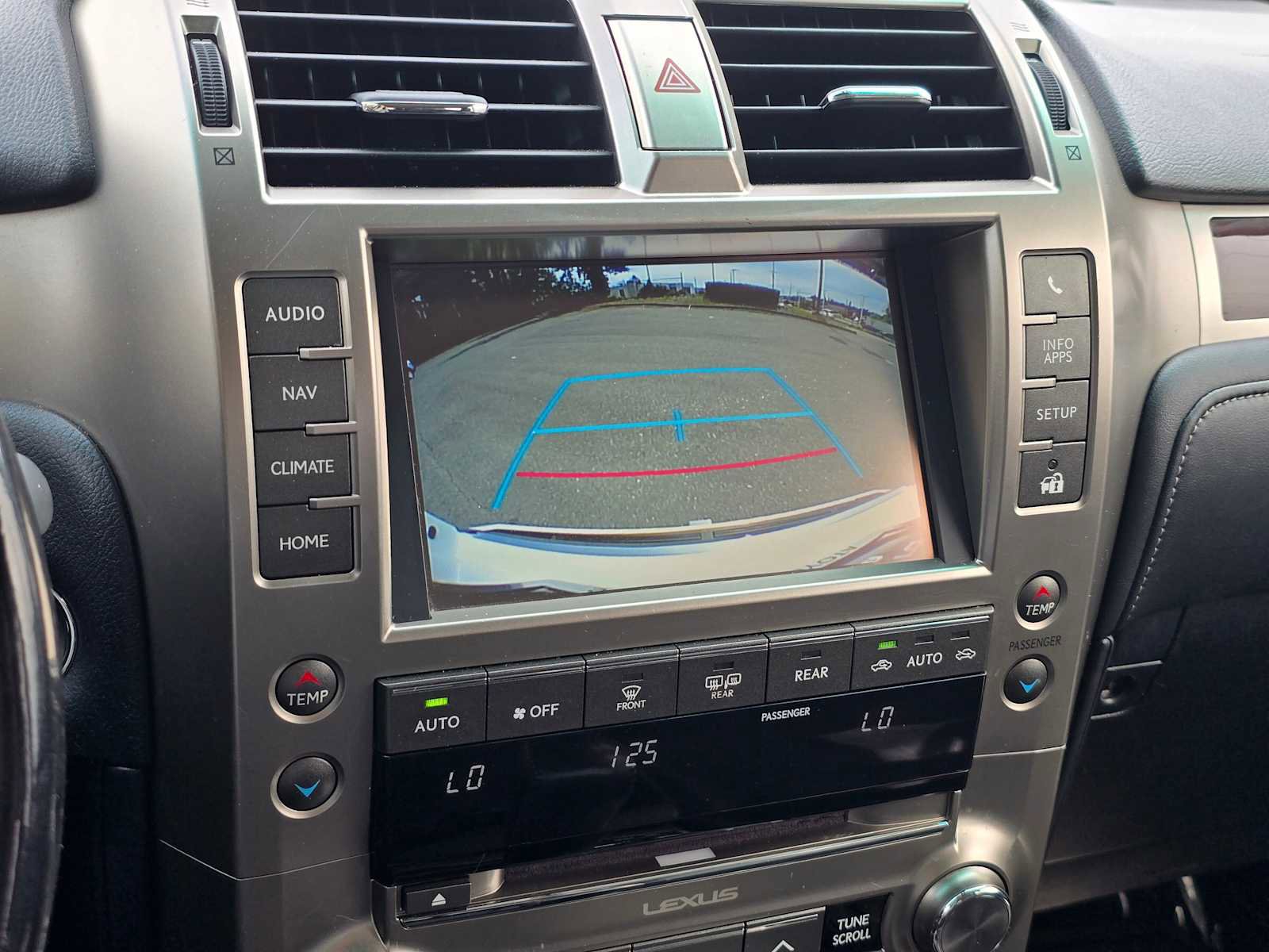 Used 2015 Lexus GX 460 w/ Premium Package AWD/4WD image 23