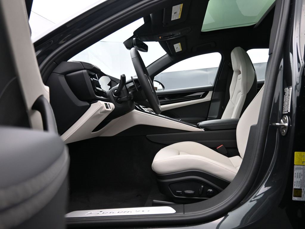 New 2025 Porsche Panamera image 13