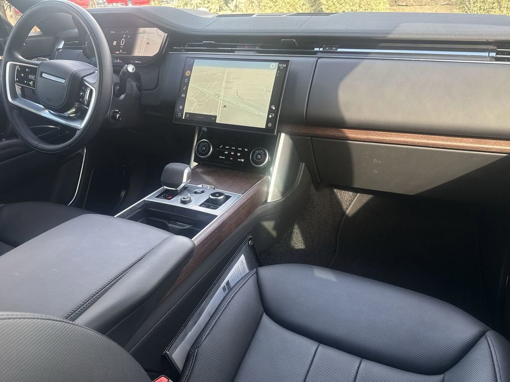 Certified 2023 Land Rover Range Rover SE image 14