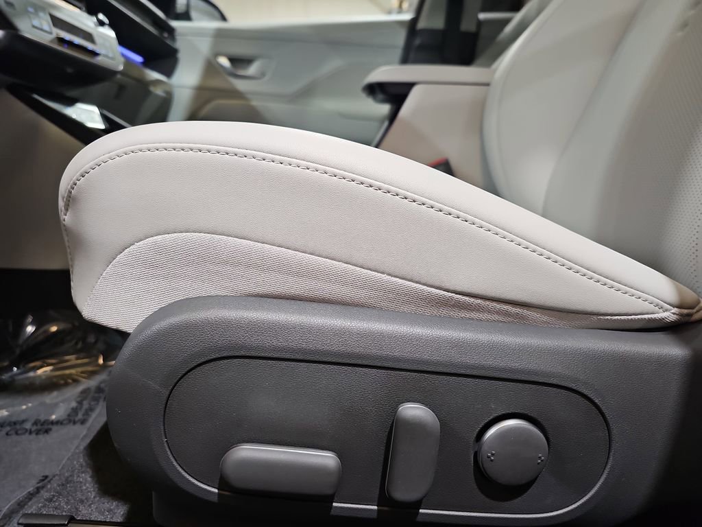 New 2026 Hyundai Kona Limited FWD image 28