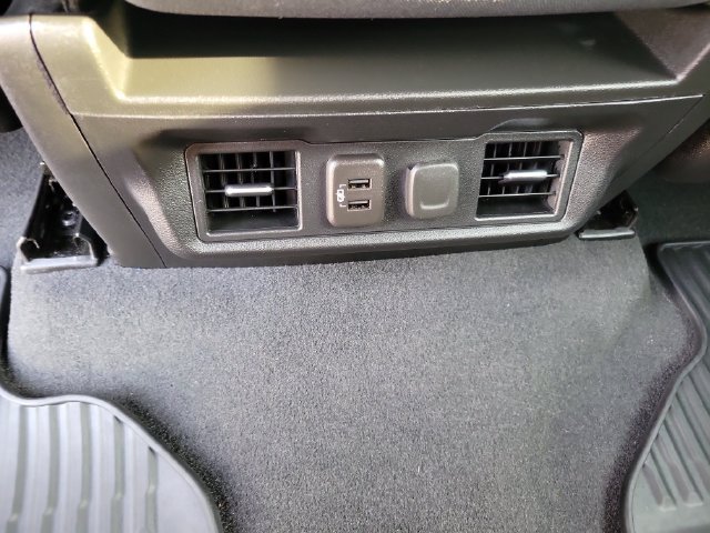 Used 2021 Chevrolet Silverado 1500 LT w/ All Star Edition Plus RWD image 17