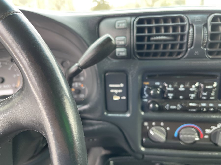 Used 2002 Chevrolet S10 Pickup LS w/ LS Preferred Equipment Group AWD/4WD image 7