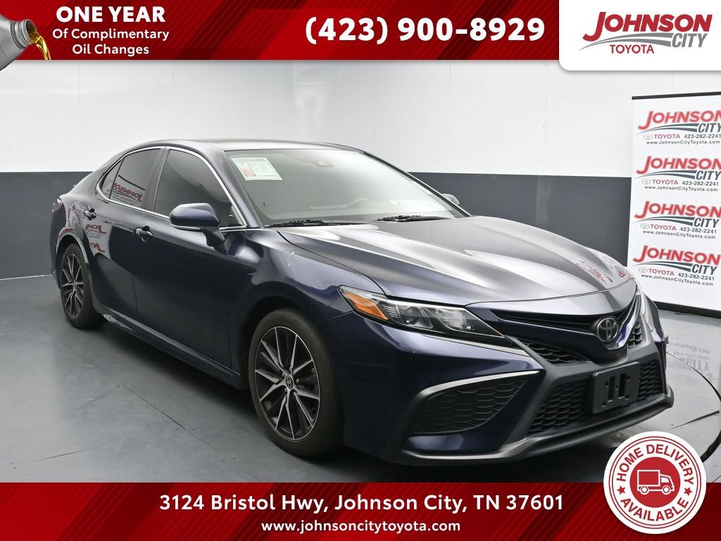 Used 2022 Toyota Camry SE FWD image 1