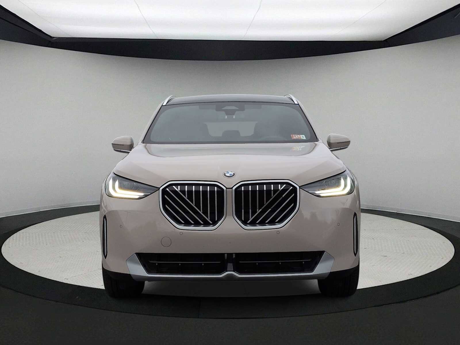 Used 2025 BMW X3 xDrive30i w/ Convenience Package AWD/4WD image 3