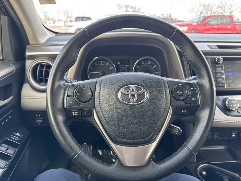 Used 2018 Toyota RAV4 Limited image 16