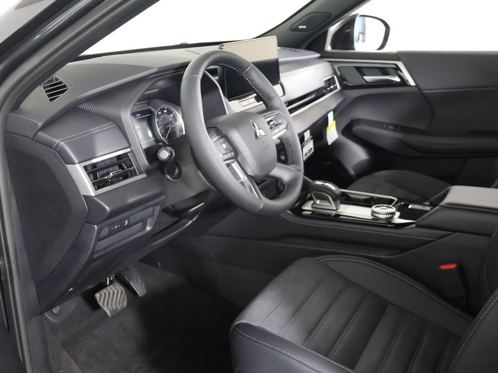 New 2026 Mitsubishi Outlander LE AWD/4WD image 25