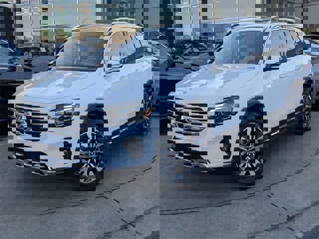 New 2025 Mercedes-Benz GLB 250 image 1