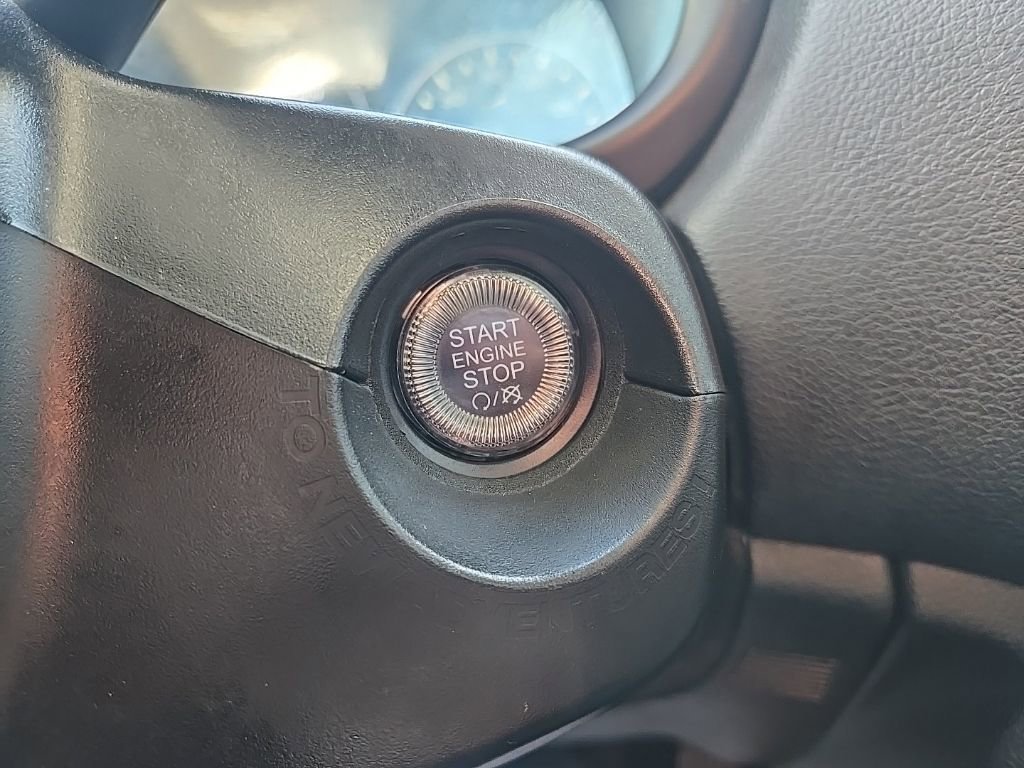 Used 2023 Jeep Renegade Latitude AWD/4WD image 41