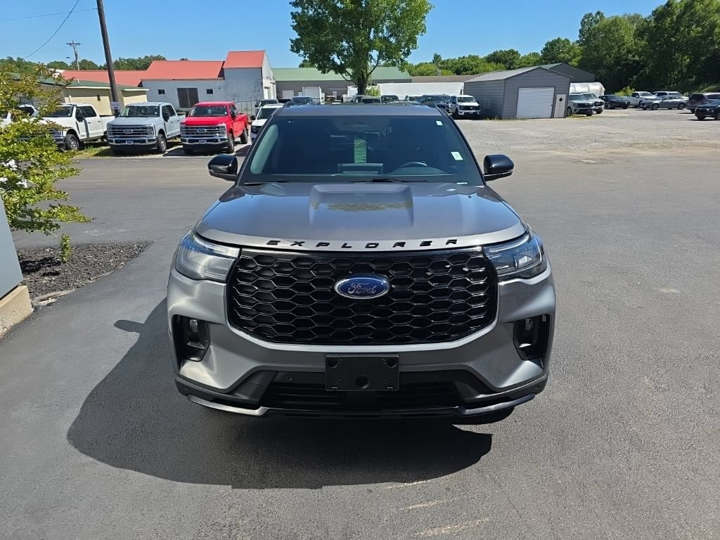 Used 2025 Ford Explorer ST-Line AWD/4WD image 3