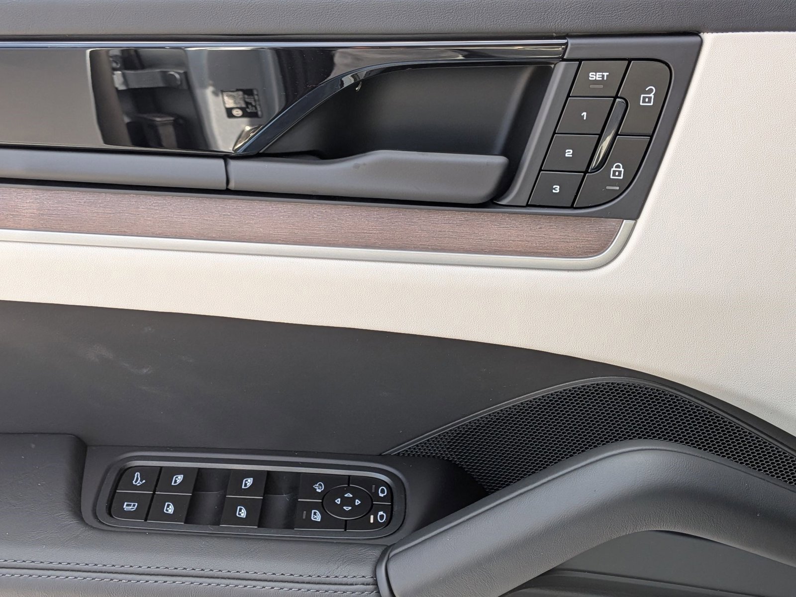 New 2026 Porsche Cayenne E-Hybrid image 15