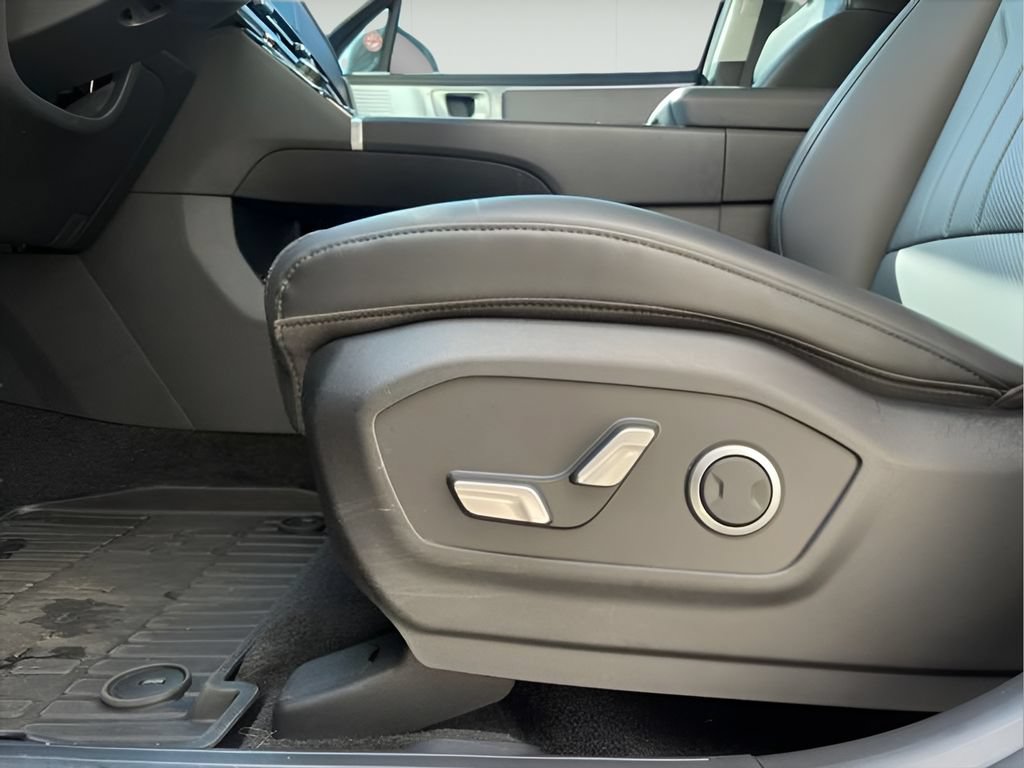 Used 2025 Hyundai Santa Fe XRT AWD/4WD image 12