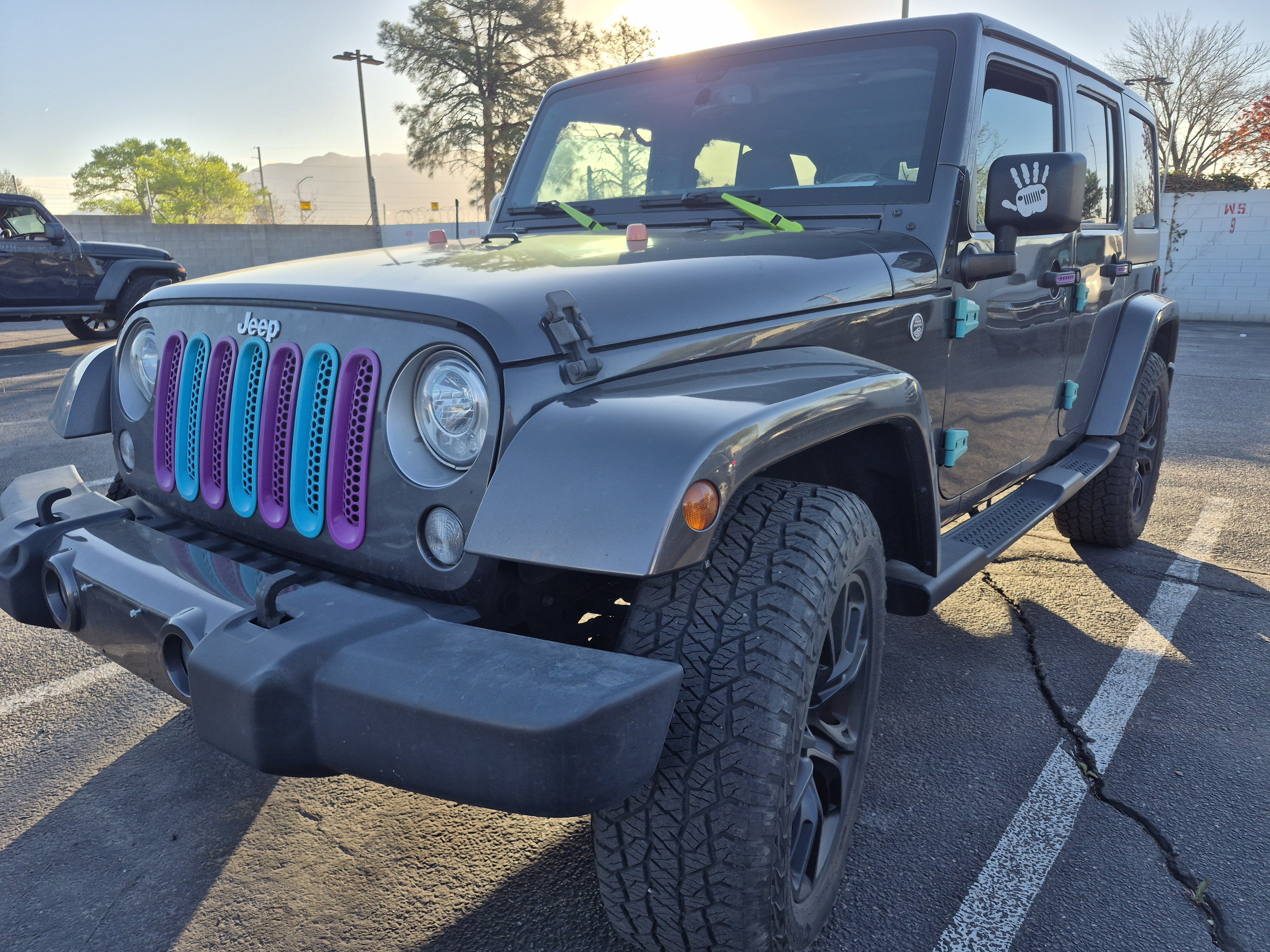 Used 2018 Jeep Wrangler Unlimited Sahara w/ Connectivity Group image 1