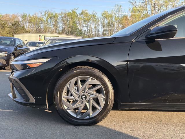 Used 2024 Hyundai Elantra SEL image 9