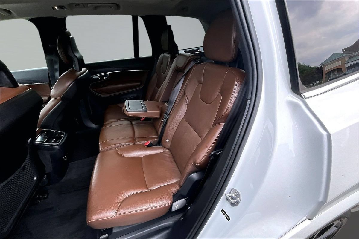 Used 2020 Volvo XC90 T6 Momentum w/ Protection Package Premier AWD/4WD image 16