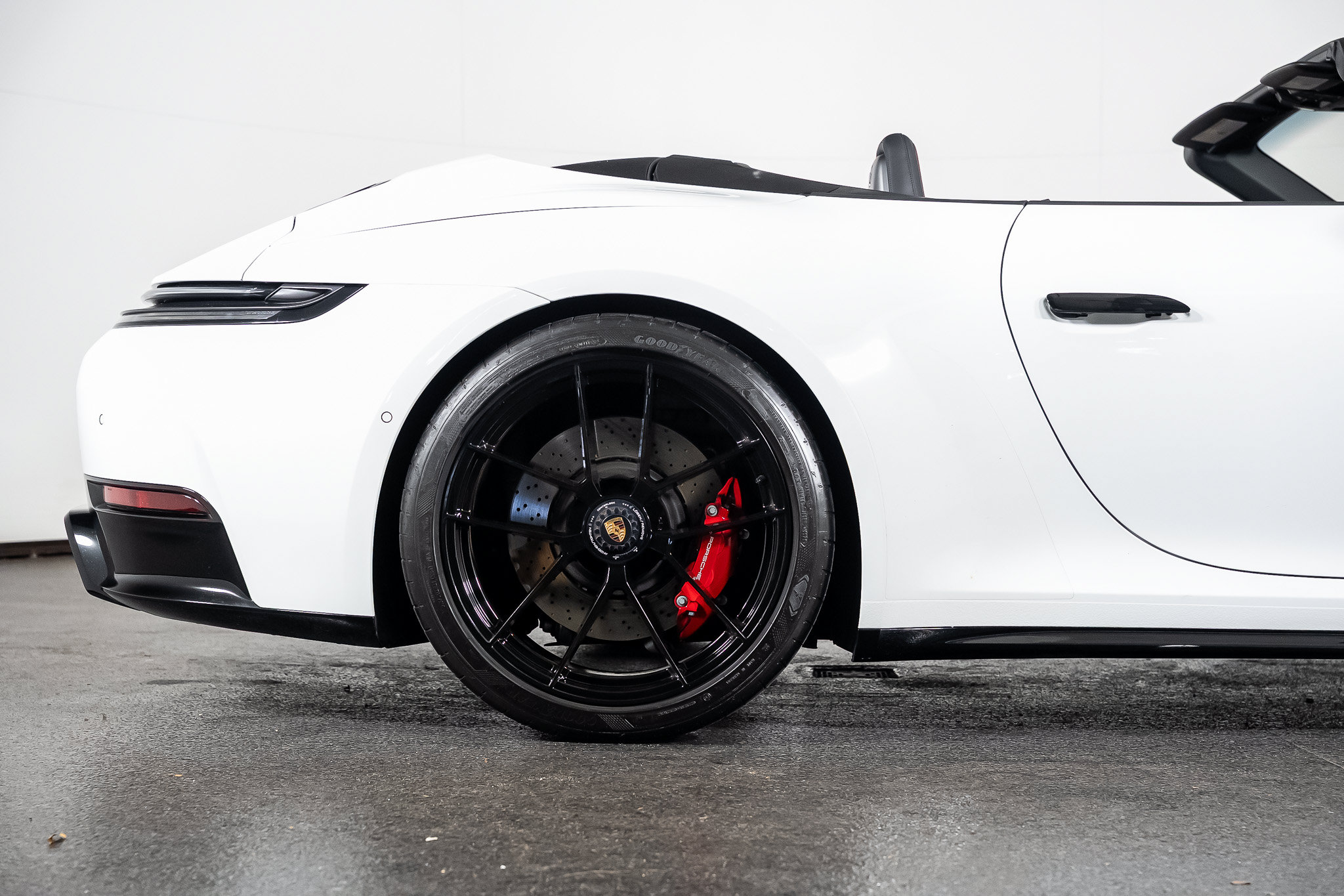 Used 2025 Porsche 911 Carrera 4 GTS AWD/4WD image 31