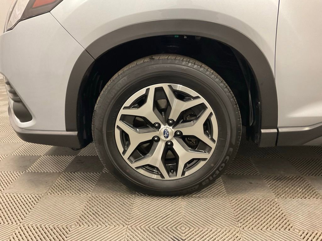 Used 2023 Subaru Forester Premium image 13