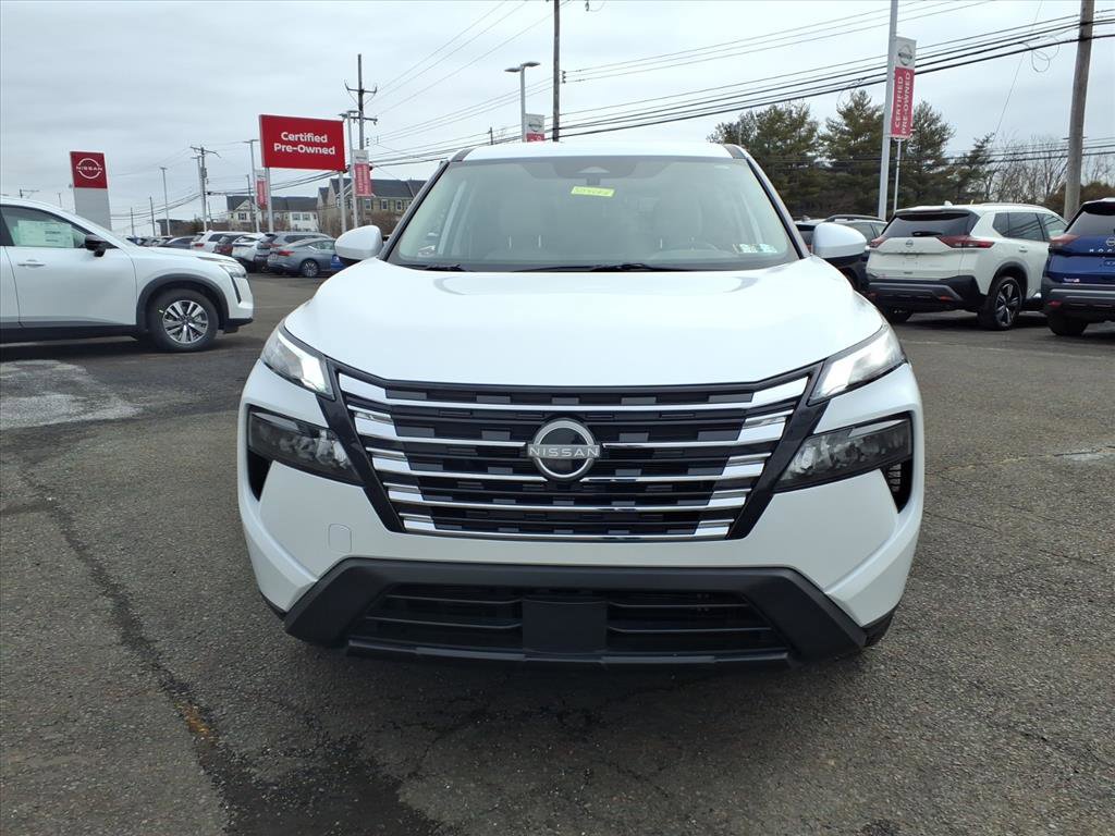 Used 2025 Nissan Rogue SV image 9
