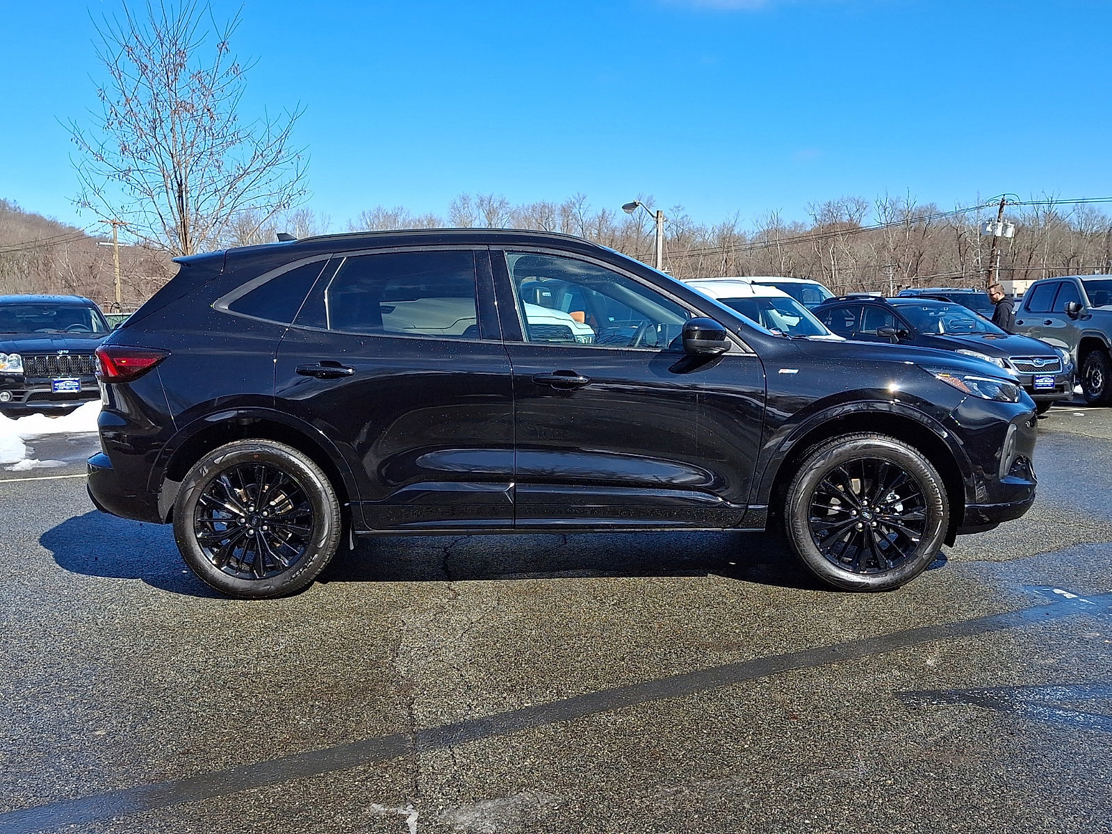 Certified 2025 Ford Escape ST-Line Elite w/ Premium Technology Package image 12